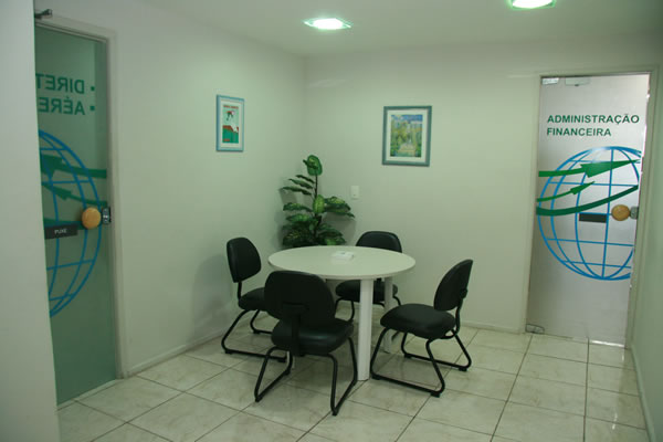 Reunião de equipe na sede da SAN